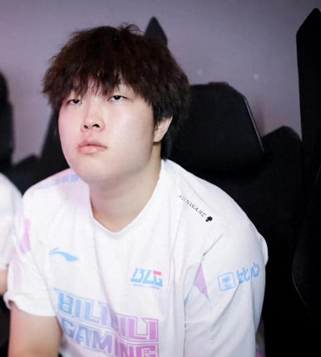 包含TheShy连续五场比赛得分超过大胜，瑞士队挑战极限！的词条